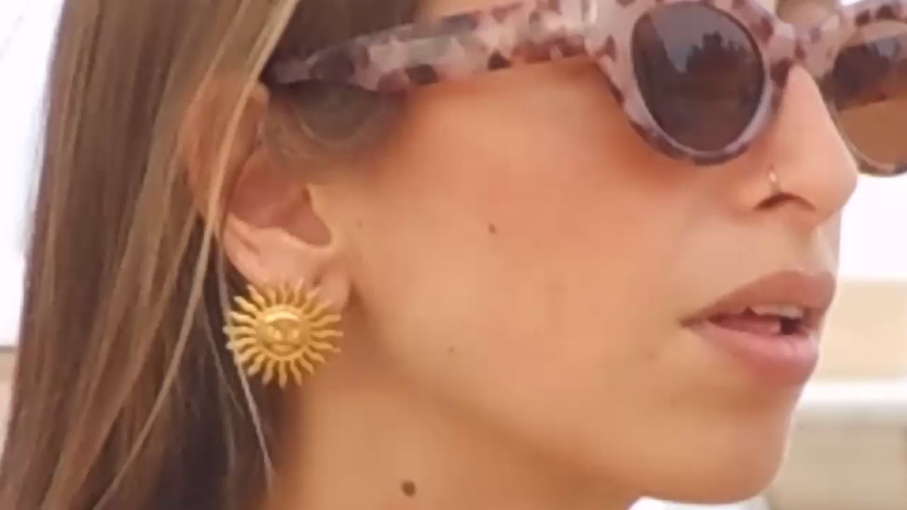 Carica video: 